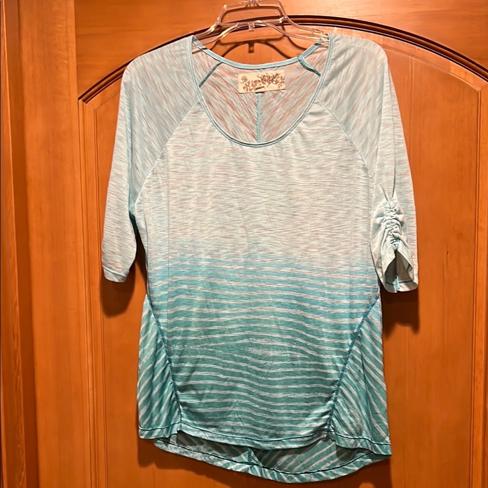 Aventura White and Green 3/4 Sleeve Relaxed Tunic